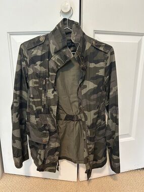 Love Tree Camouflage Utility Jacket - Olive